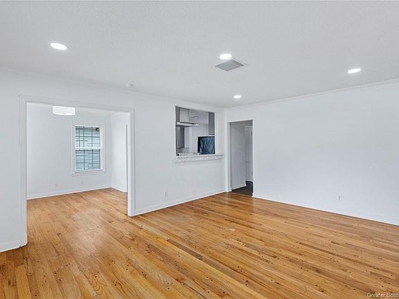 3rd image of 2105 10th St