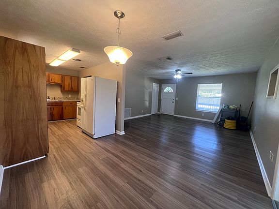 3rd image of 606 5th St