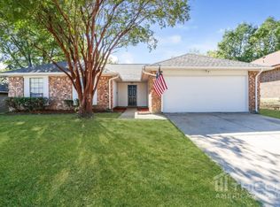 911 Elliott Dr, Cedar Hill, TX 75104