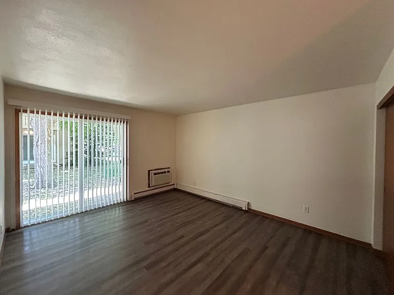 Beloit Brittany Apartments LLC — Photo 8