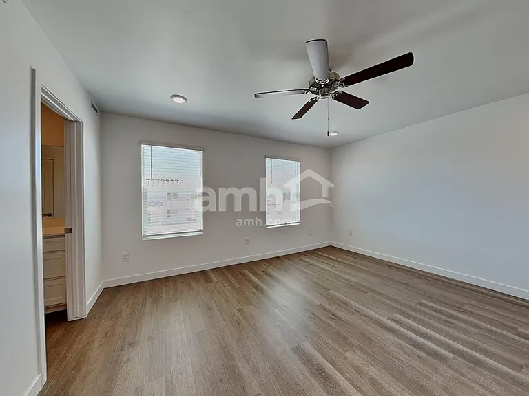 13145 N Mustang Crossing Rd — Photo 10