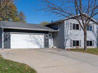 915 8th Ave NW, Hutchinson, MN 55350