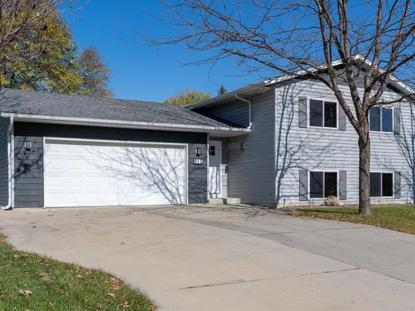 915 8th Ave NW, Hutchinson, MN 55350