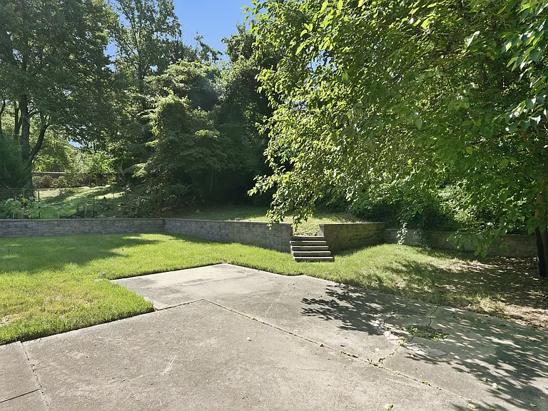 1921 Ruatan St — Photo 16