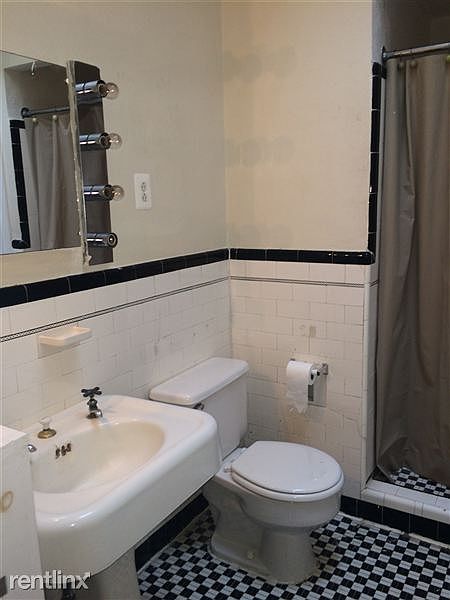 2nd image of 3436 Saint Vincent St