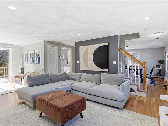 3rd image of 9 Hermon Rd