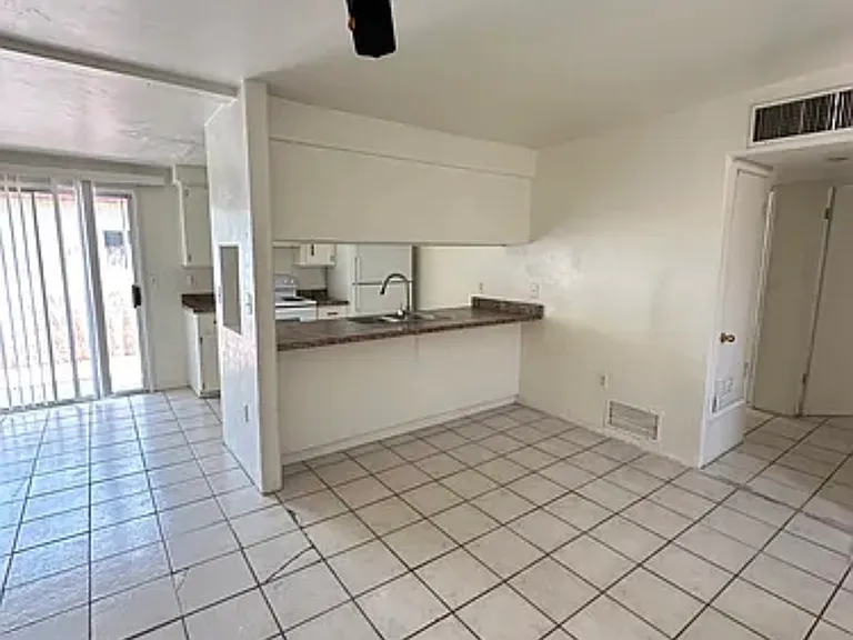 940 N Palo Verde Blvd #11 — Photo 2