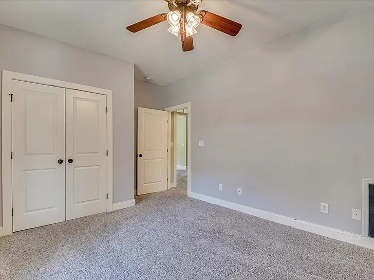 208 Havelock Dr — Photo 22