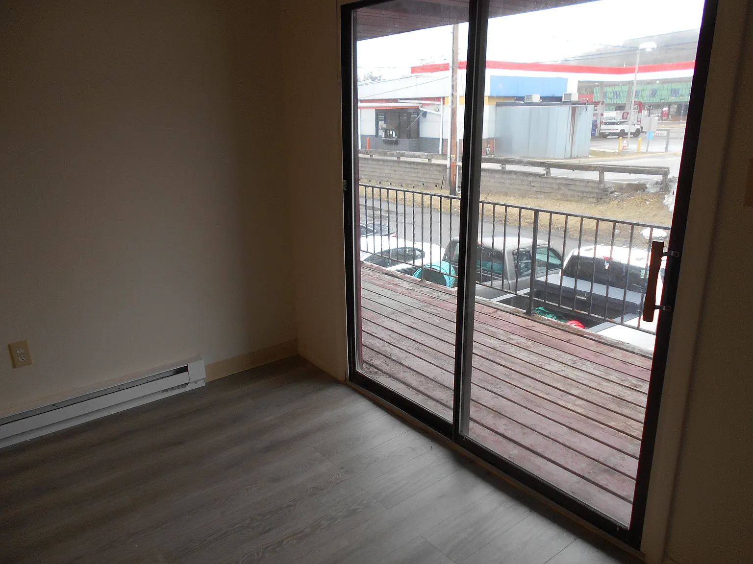 Charles Place Apartments — Photo 3