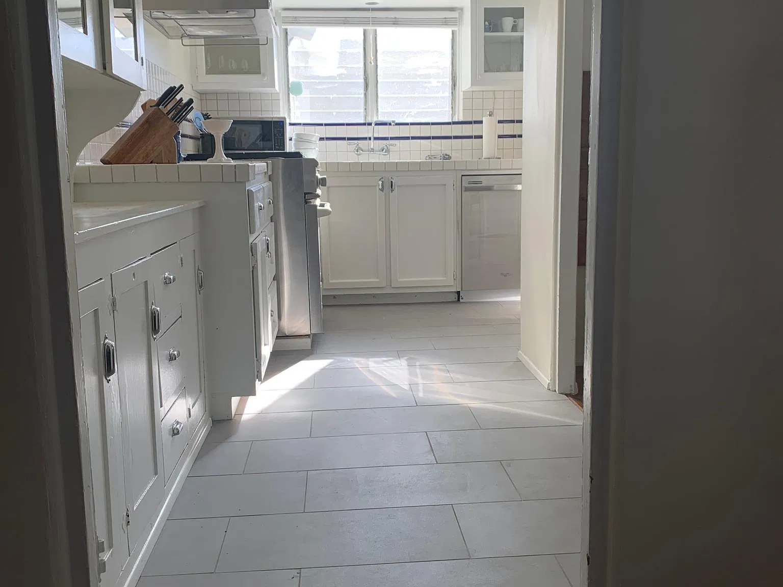 3 bed, 1325 sqft, $5,025 — Photo 4