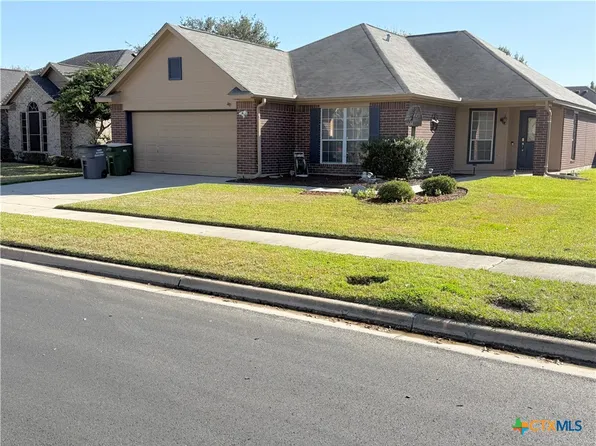 105 Palomino Ln, Victoria, TX 77904