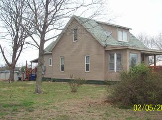 8109 E Tamaroa Rd, Tamaroa, IL 62888