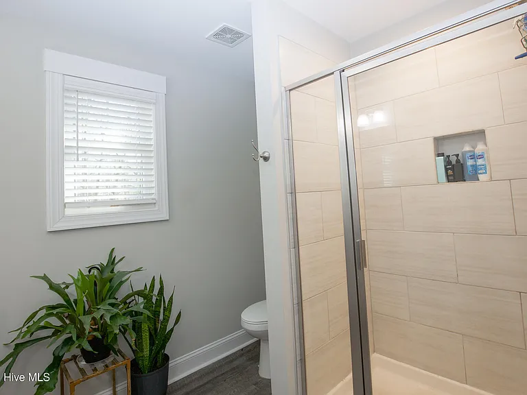 643 Lilac Ln — Photo 23
