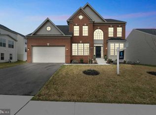 2802 Trotter Park Ln, Lanham, MD 20706