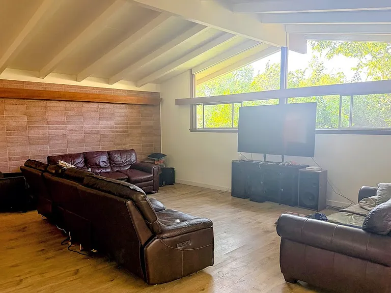 736 Elmwood Dr — Photo 11