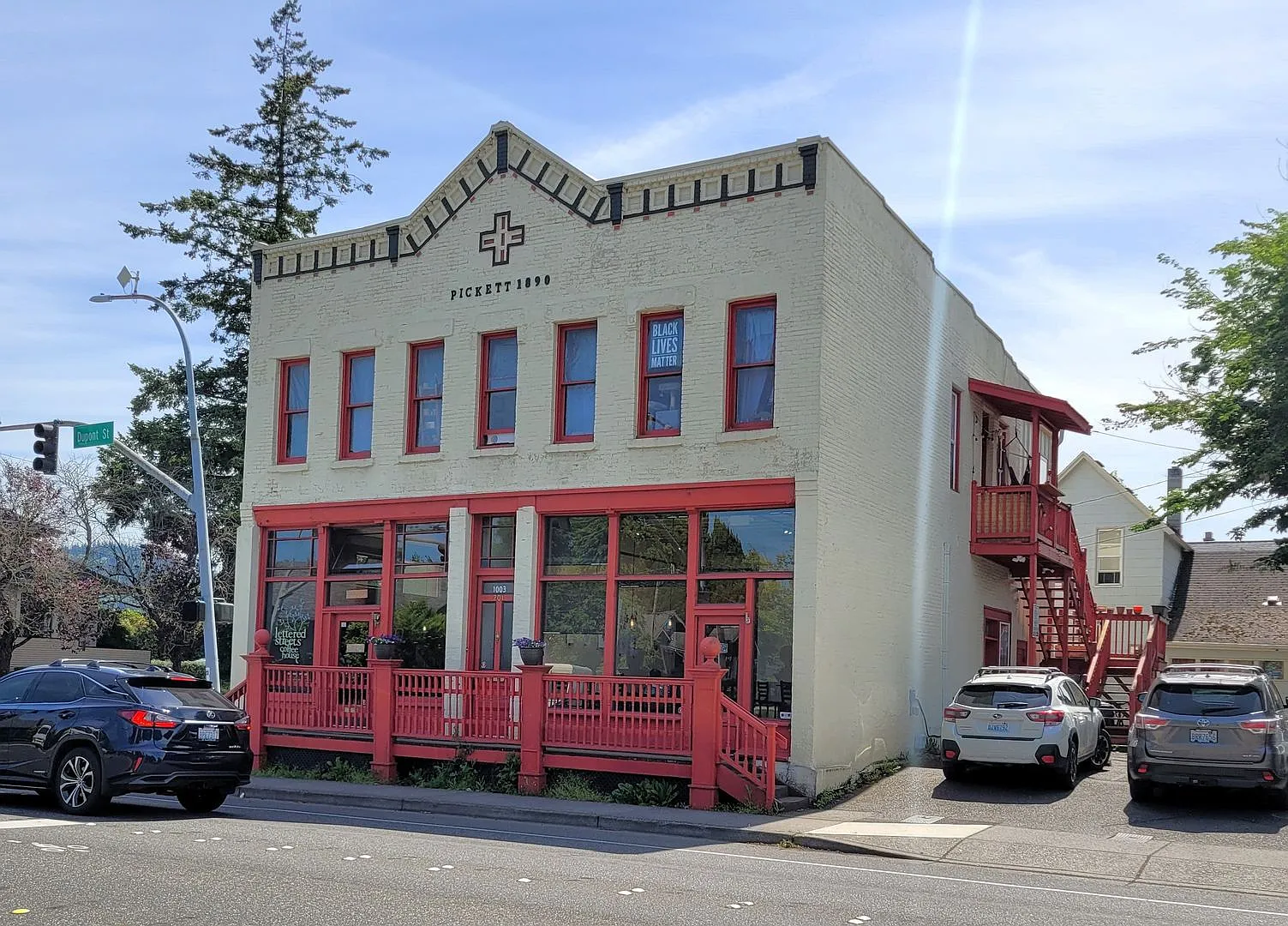 Picket Building — Photo 1