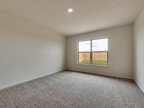 4th image of 840 Mallorie Ln