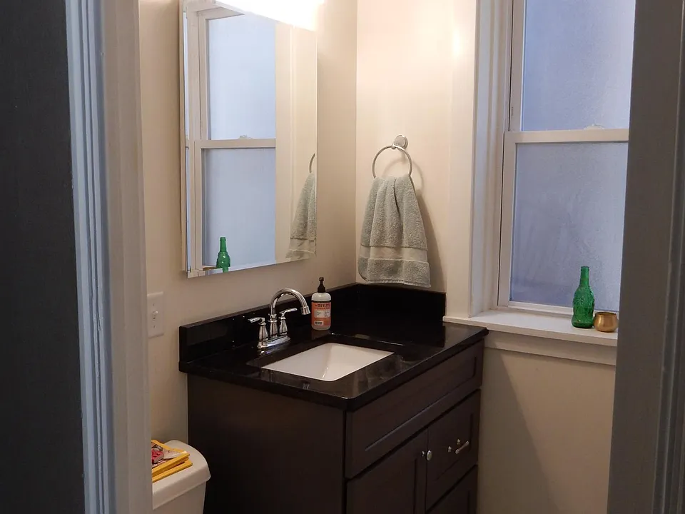 1st Floor Bathroom