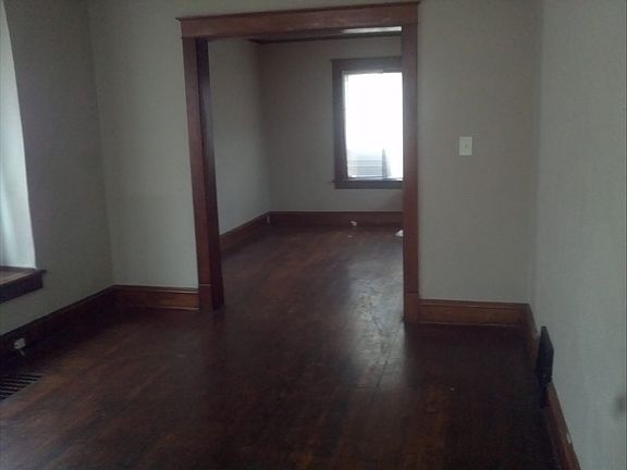 5th image of 127 N Oakley Ave