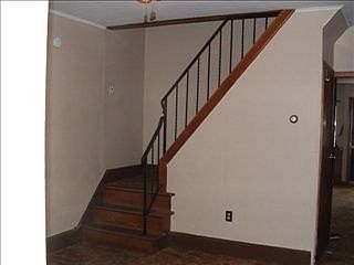 2nd image of 436 Sunbury St