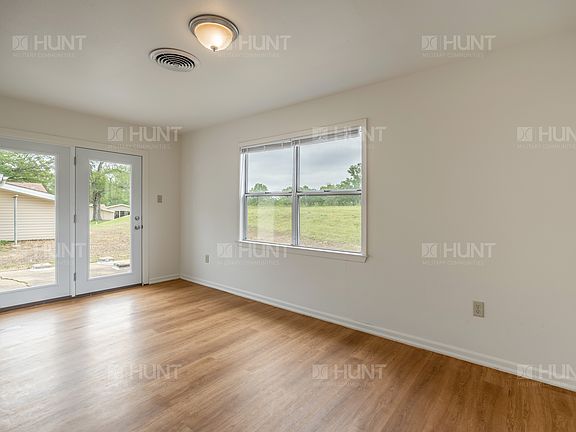 2nd image of 136 Kentucky Cir