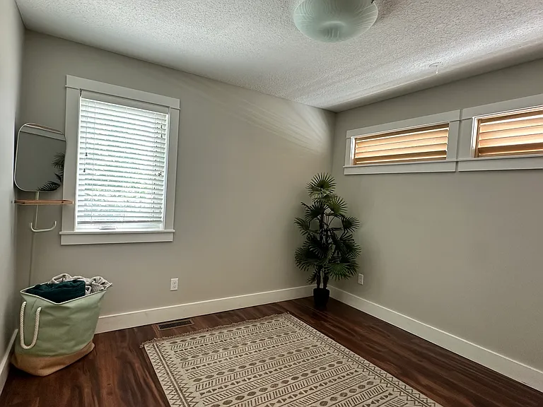 2246 Ohio St — Photo 18