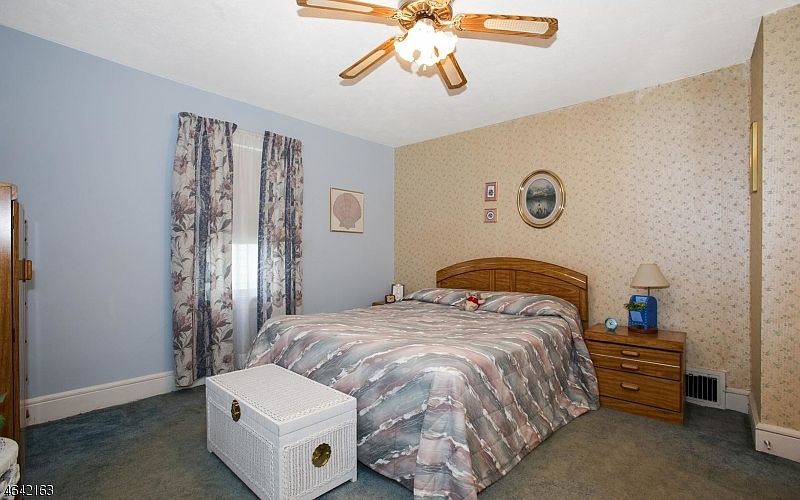 2nd image of 1056 Warren Ave