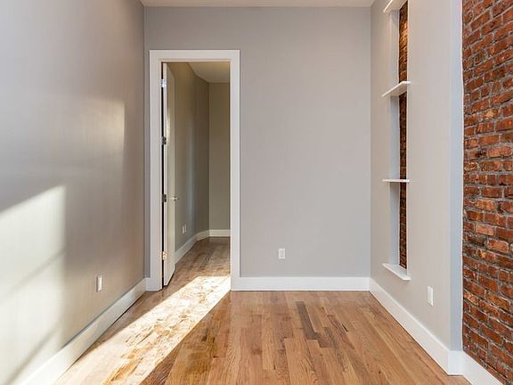 4th image of 233 Wyckoff Ave APT 3R