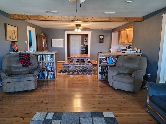 4th image of 715 S College St