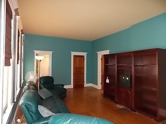 5th image of 109 W West St