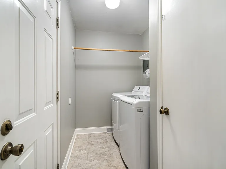 6529 Idlebrook Dr — Photo 22