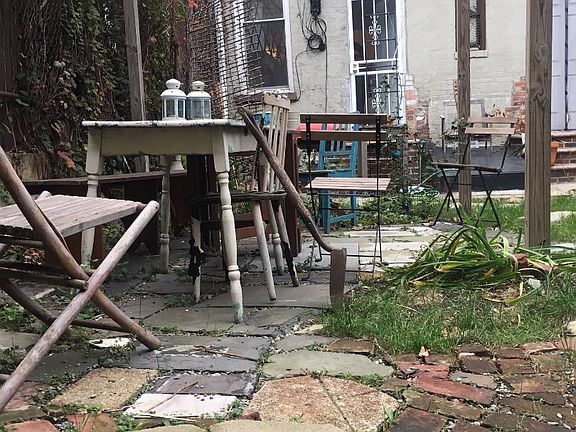 4th image of 223 Van Brunt St