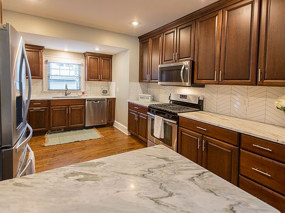 View looking into Kitchen