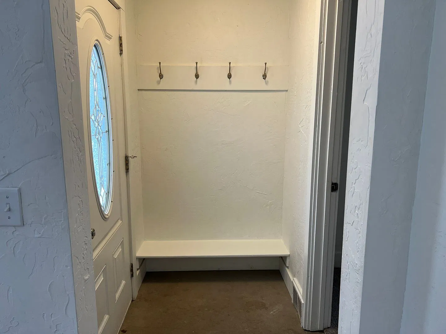 Charming 3-Bedroom, 2-Bathroom Home Near Downtown! *New Photos coming soon* — Photo 4
