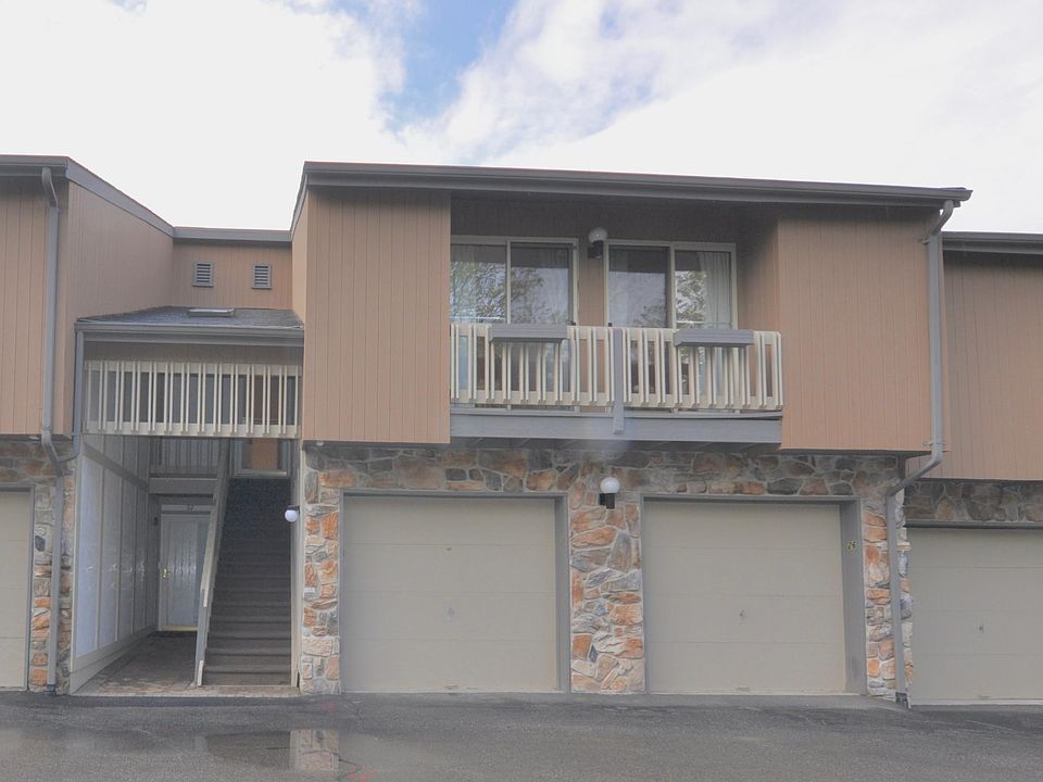 1st image of 28 Meyer Ct