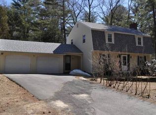 100 Heatherstone Rd, Amherst, MA 01002