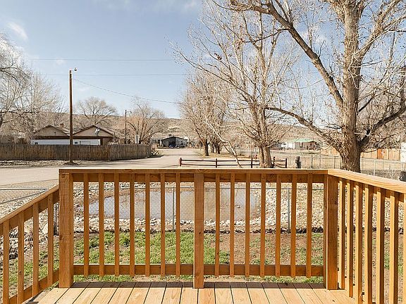 Front deck
