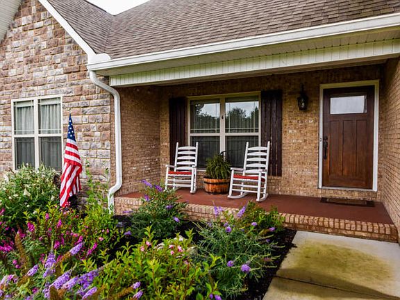3rd image of 2945 Silver Brook Ln