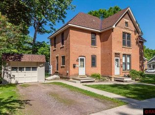401 W Wheeler Ave, North Mankato, MN 56003