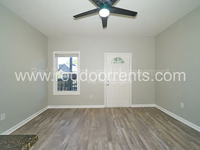 1337 E Market St #5 — Photo 8