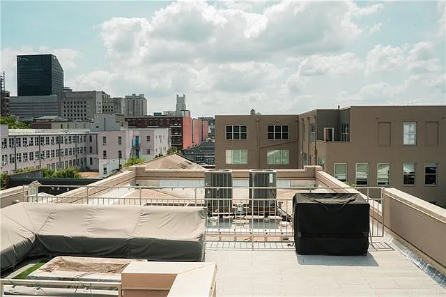 749 Baronne St #300 — Photo 28