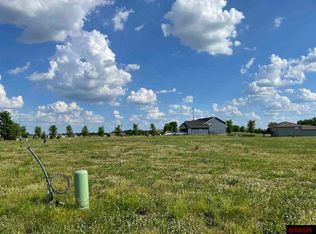 2257 Fairbanks Dr, North Mankato, MN 56003