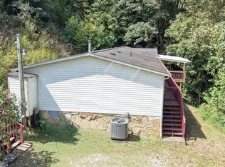 589 Bark Camp Branch Rd, Delphia, KY 41735