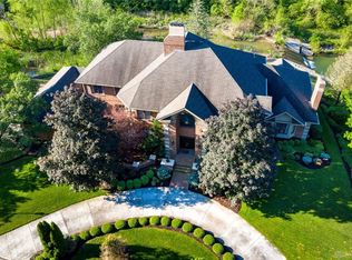 1520 Shore Woods Dr, Dayton, OH 45459