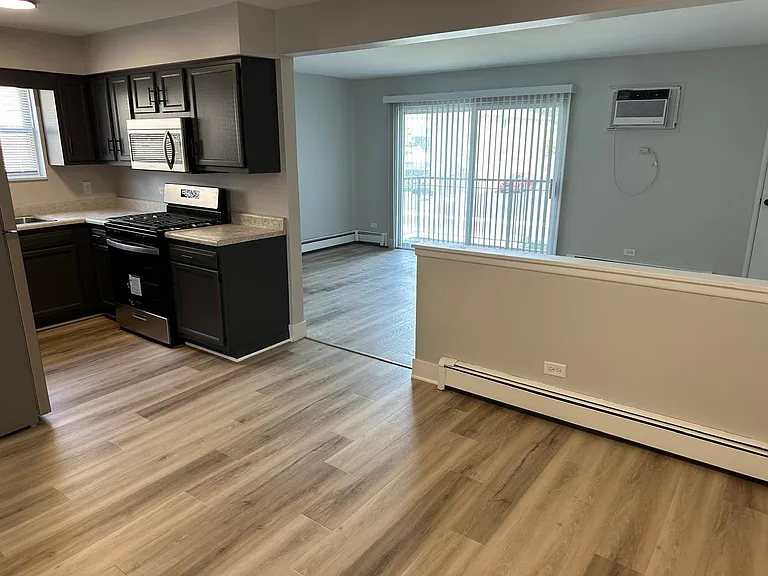 12248 S Spencer St #2N — Photo 3