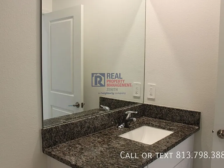 10821 Fowlers Bluff Ct — Photo 14
