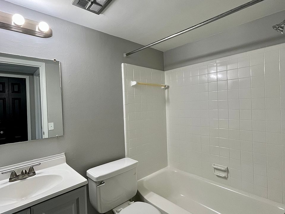 4441 Oakwood Blvd, photo 9