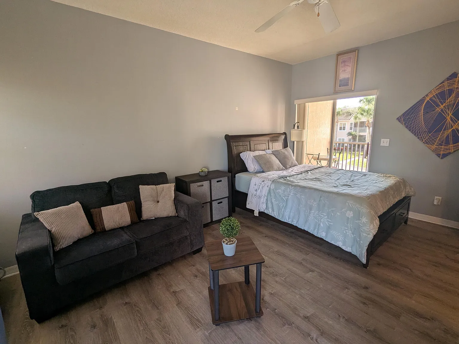 1 bed, 1.0 bath, 350 sqft, $1,200 — Photo 2