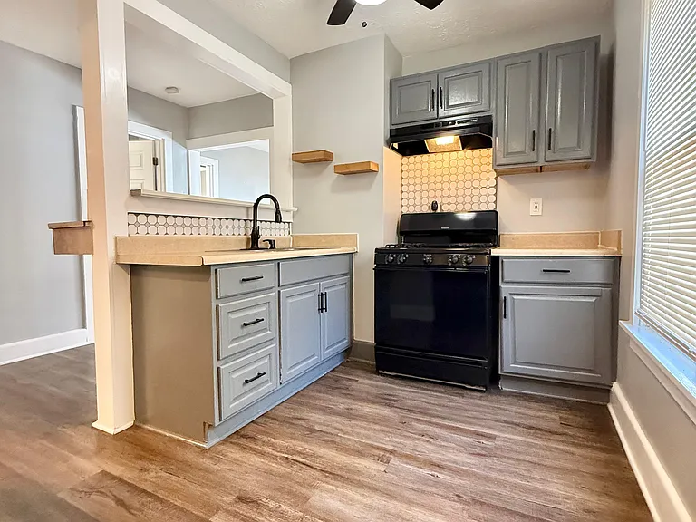 1427 W 54th St #3 — Photo 14