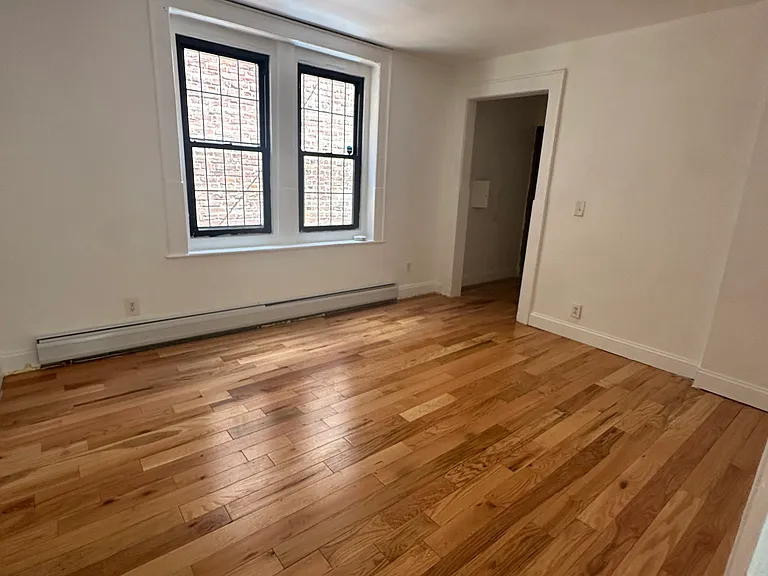 1061 Bergen St #2 — Photo 4